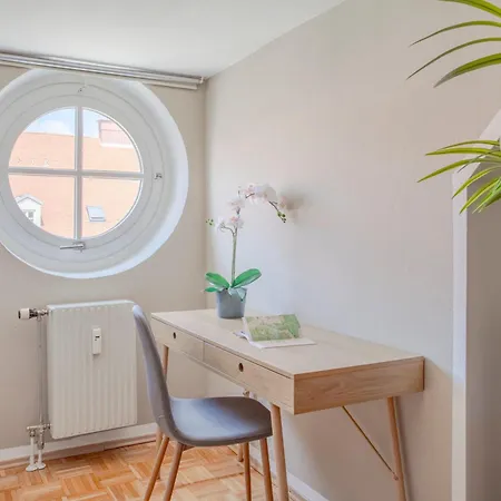 Apartment Quiet Courtyard Altstadt - 2br, Lift&free Parking By Hero Homes