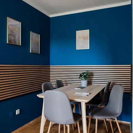 Quiet Courtyard Altstadt - 2br, Lift&free Parking By Hero Homes Graz