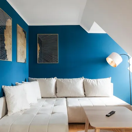 Quiet Courtyard Altstadt - 2br, Lift&free Parking By Hero Homes * Graz