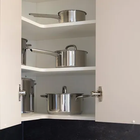 Quiet Courtyard Altstadt - 2br, Lift&free Parking By Hero Homes Apartment *