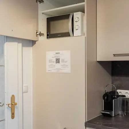 Quiet Courtyard Altstadt - 2br, Lift&free Parking By Hero Homes Apartment Graz