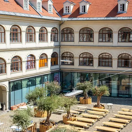 Quiet Courtyard Altstadt - 2br, Lift&free Parking By Hero Homes